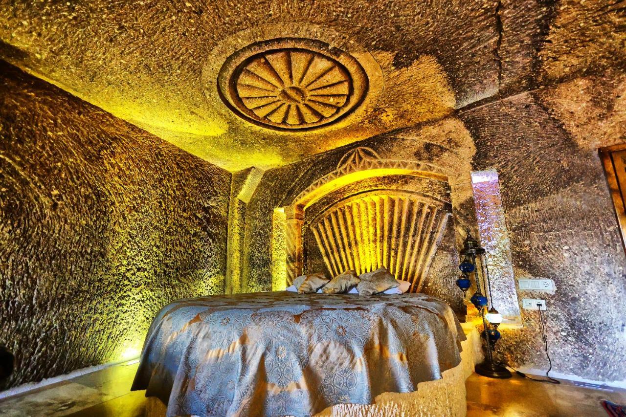 Cappadocia Empire Cave Hotel Goreme Exterior photo